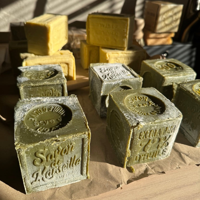 Săpun autentic de Marsilia cu ulei de măsline (fără ulei de palmier), 300 gr