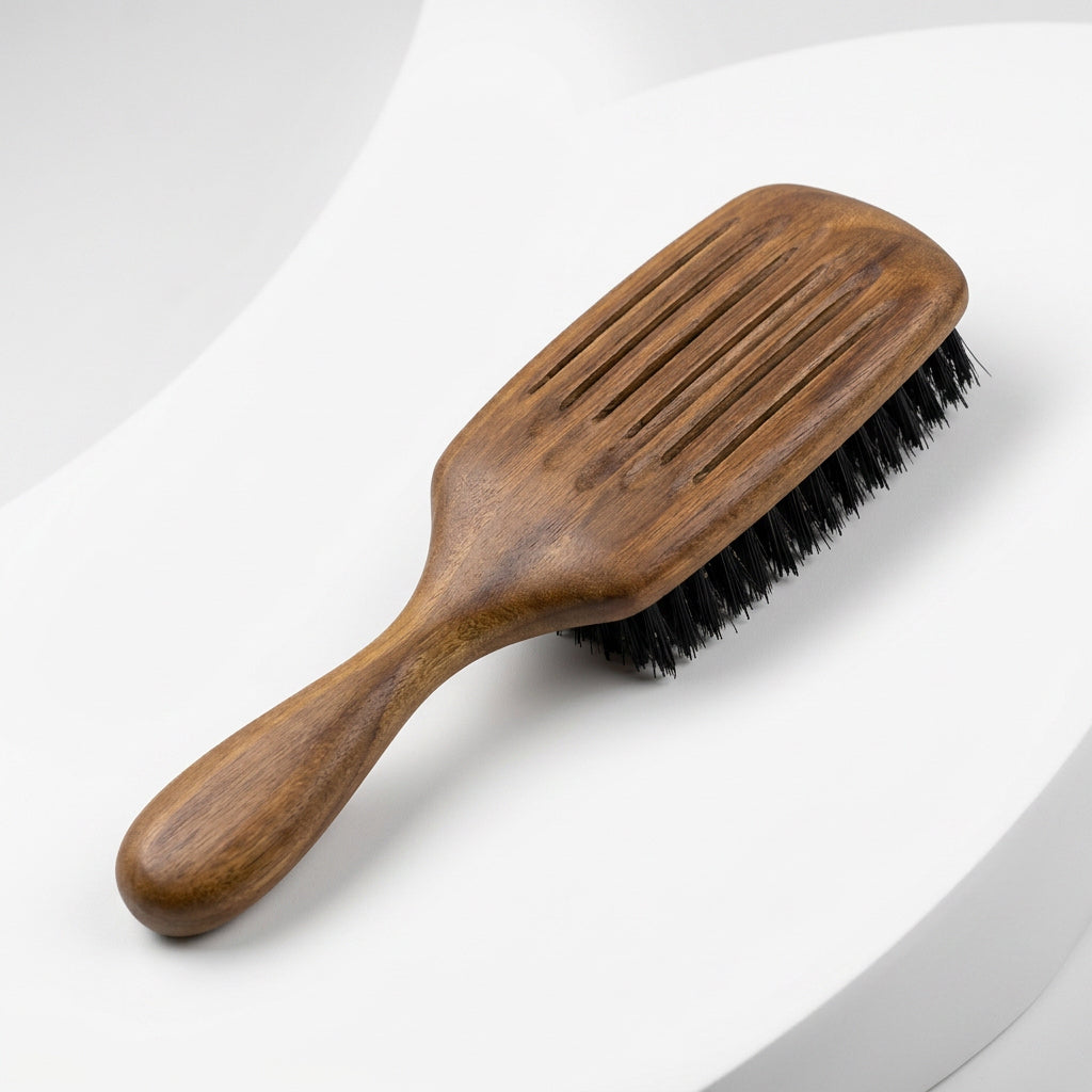 Perie de colectie pentru par, Keller 1928, din lemn de nuc si peri naturali Calcutta-Chungking, 7 randuri, cu fante pentru ventilatie