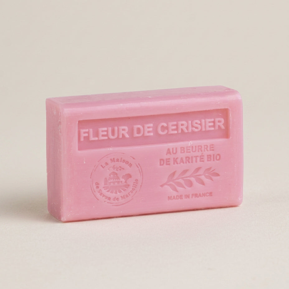 Săpun solid cu parfum de floare de cireș, cu unt de shea BIO, 125 g
